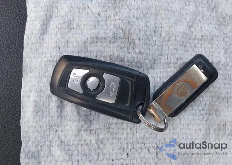 2013 BMW 328I xDrive z USA, uszkodzony, nr VIN WBA3B5G50DNS03045